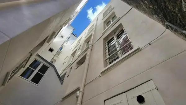 Travaux de ravalement, Saint-Denis (MV456).
