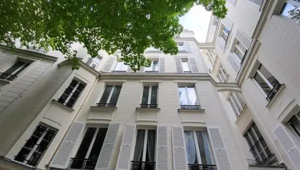 Travaux de ravalement, Paris (MV917)